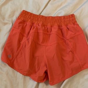 Lululemon tracker shorts size 4